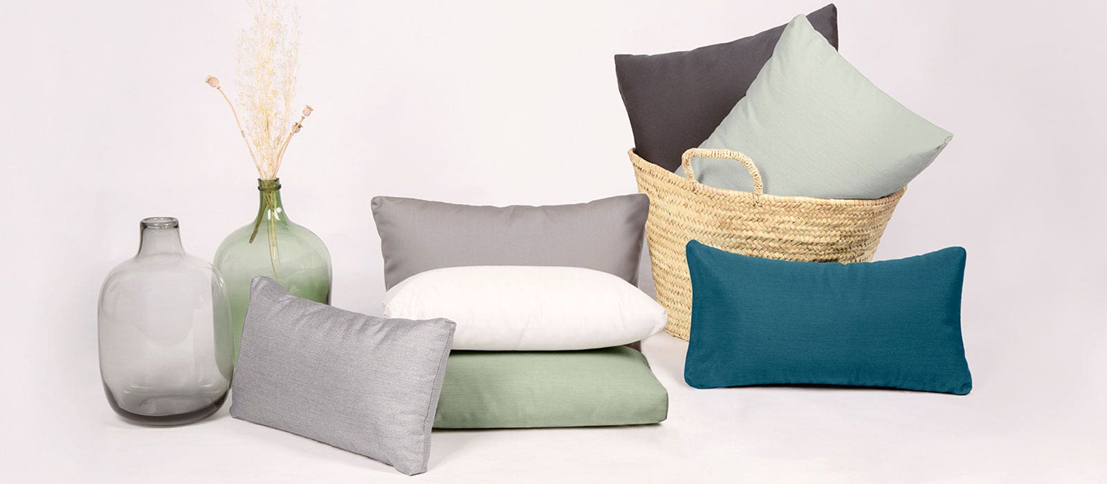 UNIVERSAL CUSHIONS